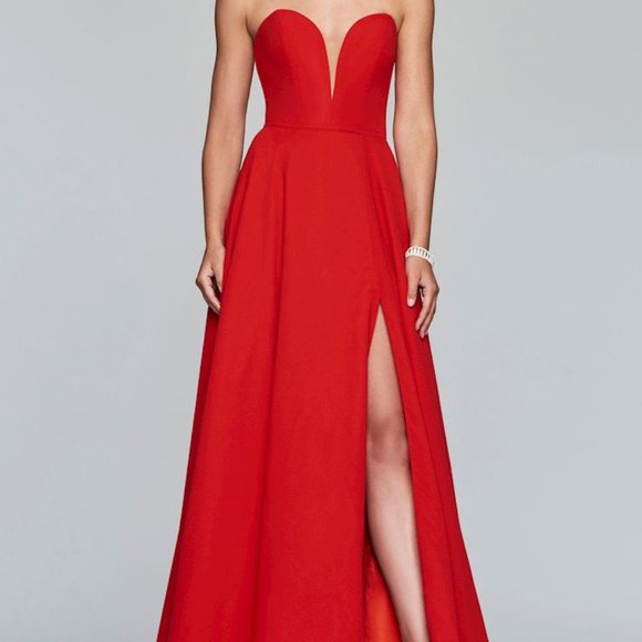 Faviana Dresses & Skirts - Faviana Strapless Sweetheart Chiffon Gown